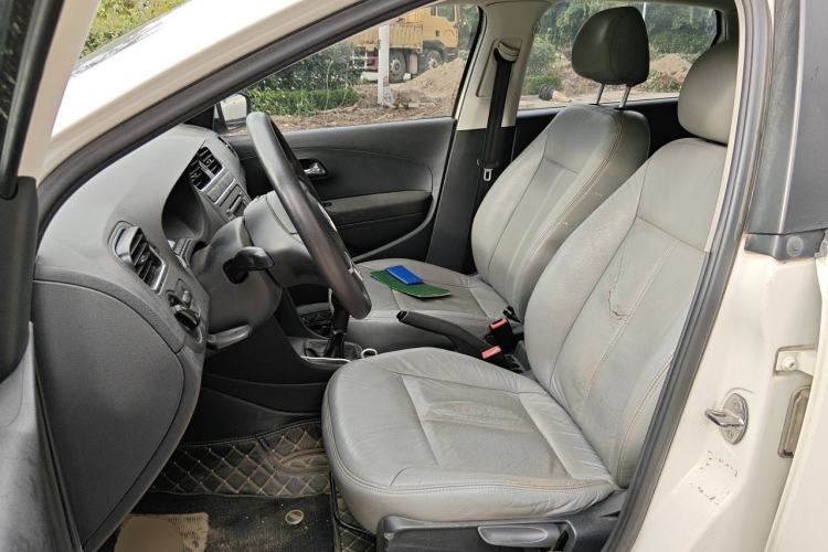 Used Volkswagen Polo 2011 1.6L Manual ZhiShang Edition Left Front Seat