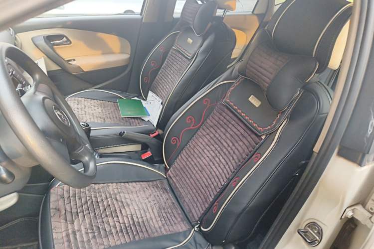 Used Volkswagen Polo 2011 1.4L Manual ZhiShang Edition Left Front Seat