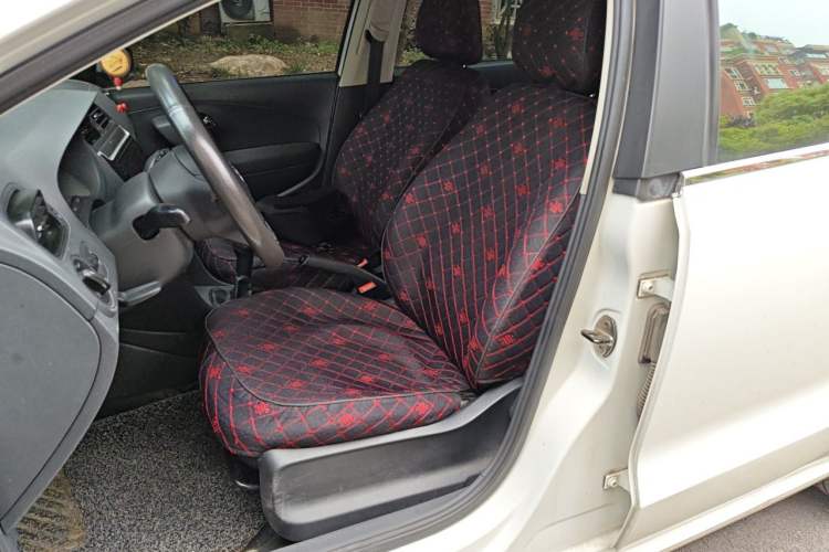 Used Volkswagen Polo 2011 1.4L Manual ZhiLe Edition Left Front Seat