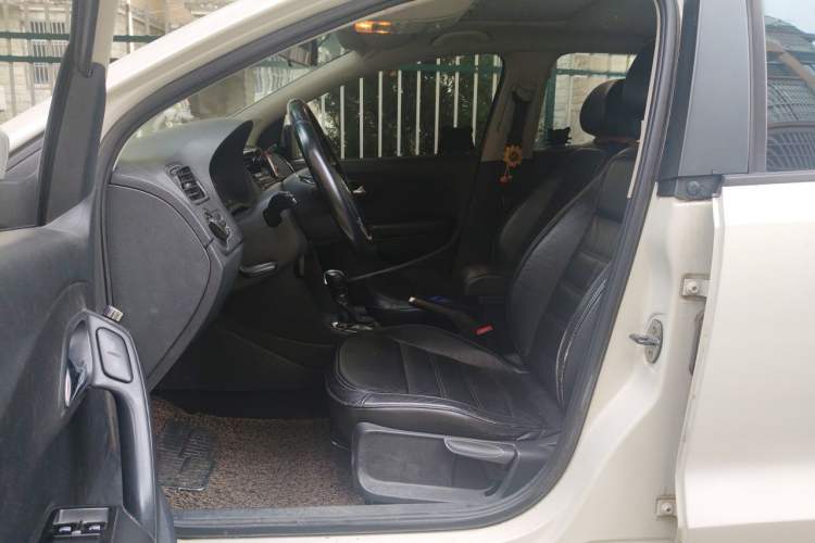 Used Volkswagen Polo 2011 1.6L Automatic ZhiKu Edition Left Front Seat