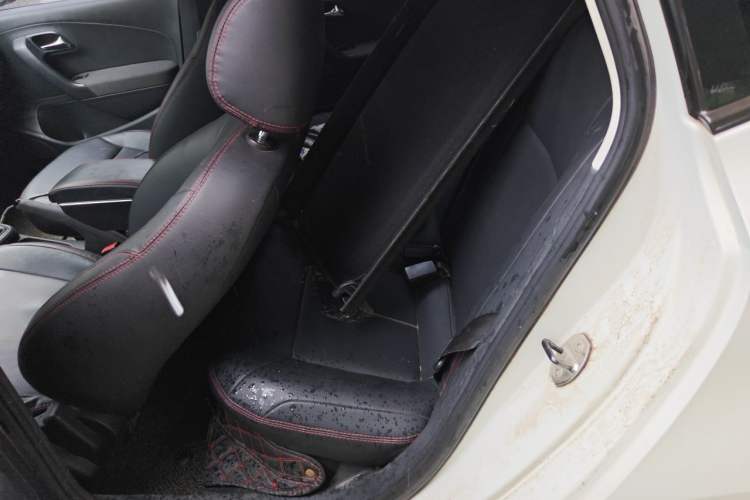 Used Volkswagen Polo 2011 1.6L Manual ZhiShang Edition Left Rear Seat
