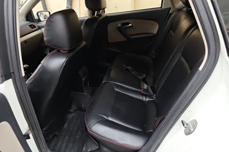 Used Volkswagen Polo 2011 1.6L Manual ZhiShang Edition Left Rear Seat
