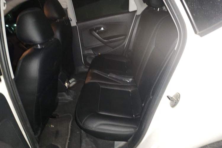 Used Volkswagen Polo 2011 1.6L Automatic ZhiShang Version Left Rear Seat
