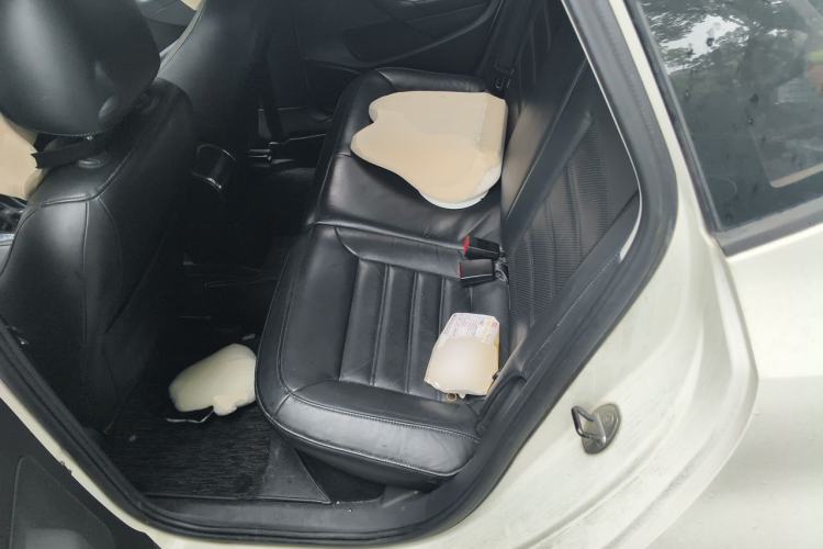 Used Volkswagen Polo 2011 1.6L Automatic ZhiKu Edition Left Rear Seat