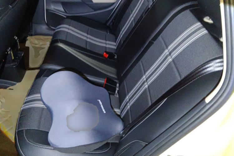Used Volkswagen Polo 2011 1.6L Manual ZhiShang Edition Left Rear Seat