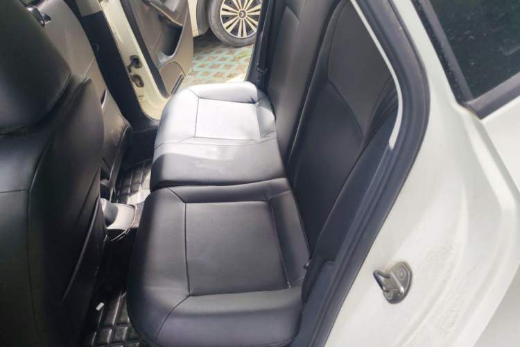 Used Volkswagen Polo 2011 1.6L Automatic ZhiShang Version Left Rear Seat