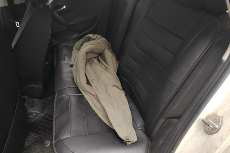 Used Volkswagen Polo 2011 1.6L Manual ZhiShang Edition Left Rear Seat