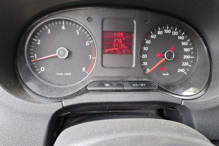 Used Volkswagen Polo 2011 1.4L Manual ZhiLe Edition Odometer Close Up