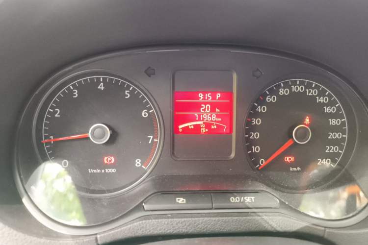 Used Volkswagen Polo 2011 1.6L Automatic ZhiShang Version Odometer Close Up