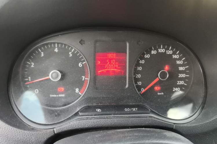 Used Volkswagen Polo 2011 1.4L Manual ZhiLe Edition Odometer Close Up