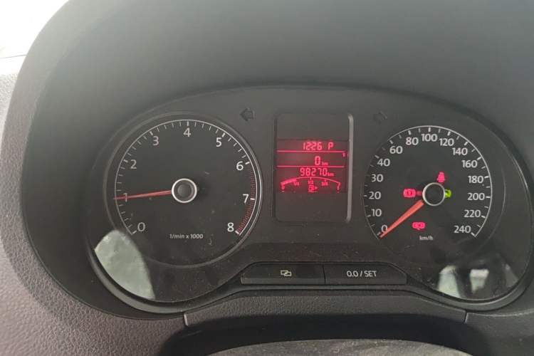 Used Volkswagen Polo 2011 1.6L Automatic ZhiShang Version Odometer Close Up