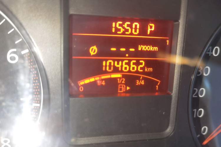 Used Volkswagen Polo 2011 1.6L Automatic ZhiKu Edition Odometer Close Up