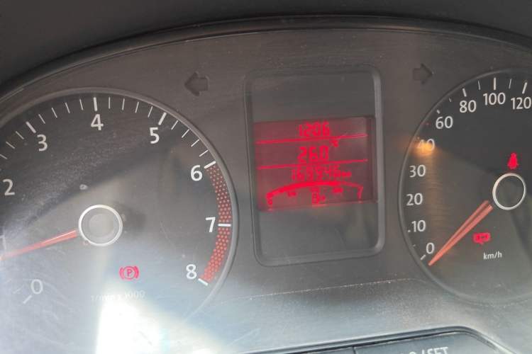 Used Volkswagen Polo 2011 1.4L Manual ZhiLe Edition Odometer Close Up