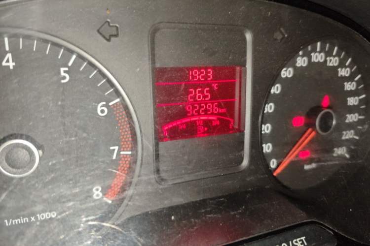 Used Volkswagen Polo 2011 1.4L Manual ZhiLe Edition Odometer Close Up