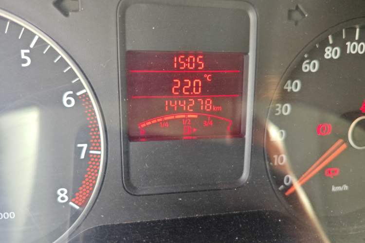 Used Volkswagen Polo 2011 1.4L Manual ZhiLe Edition Odometer Close Up
