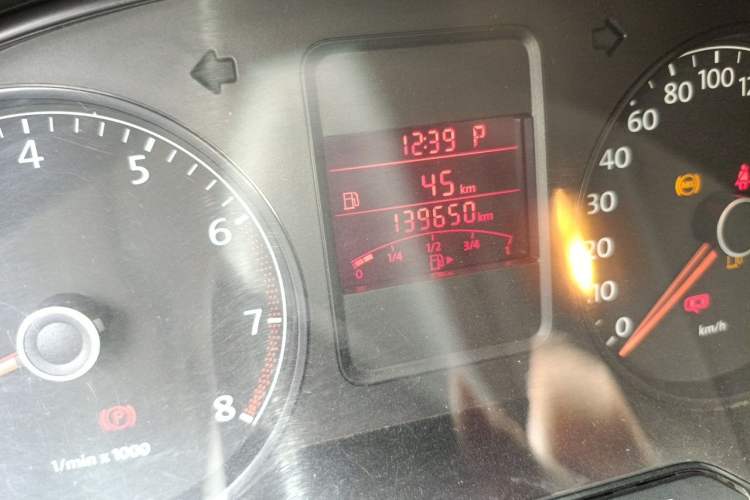 Used Volkswagen Polo 2011 1.4L Automatic ZhiShang Version Odometer Close Up