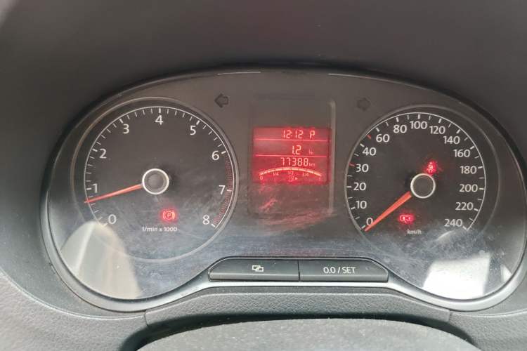 Used Volkswagen Polo 2011 1.6L Automatic ZhiShang Version Odometer Close Up