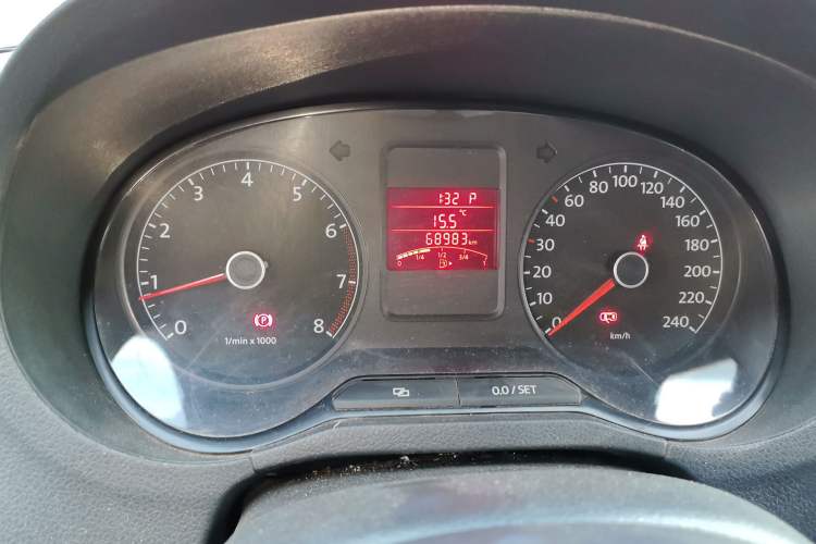 Used Volkswagen Polo 2011 1.4L Automatic ZhiShang Version Odometer Close Up
