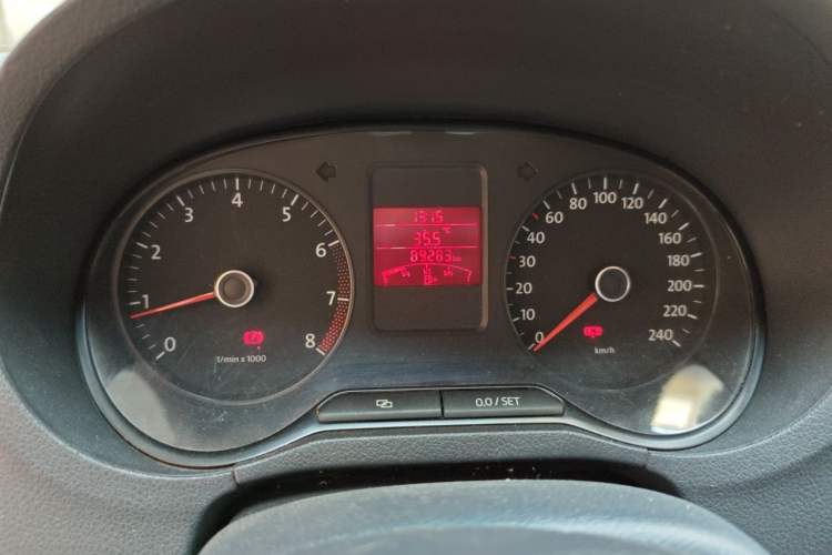 Used Volkswagen Polo 2011 1.4L Manual ZhiLe Edition Odometer Close Up