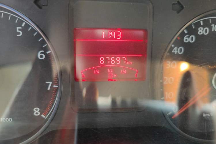 Used Volkswagen Polo 2011 1.4L Automatic ZhiShang Version Odometer Close Up
