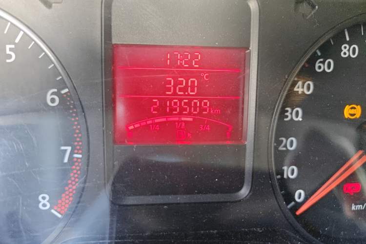 Used Volkswagen Polo 2011 1.4L Manual ZhiLe Edition Odometer Close Up