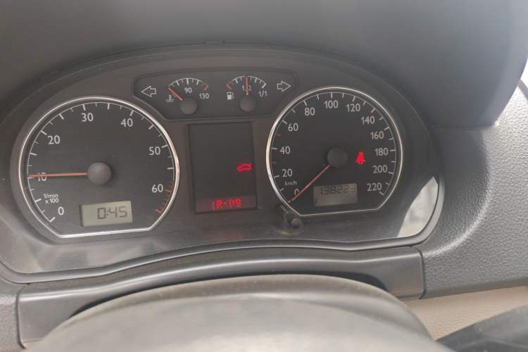Used Volkswagen Polo 2011 Jingqu 1.4L Automatic Shishang Edition Odometer Close Up