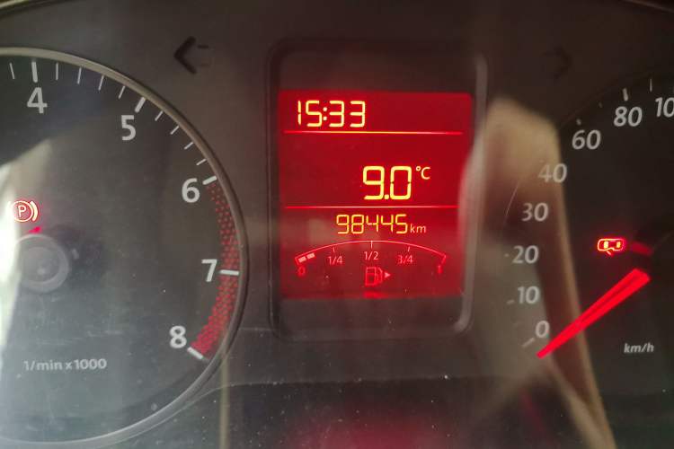 Used Volkswagen Polo 2011 1.4L Manual ZhiLe Edition Odometer Close Up