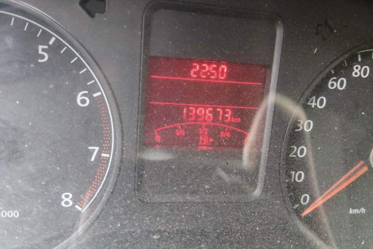 Used Volkswagen Polo 2011 1.6L Automatic ZhiShang Version Odometer Close Up