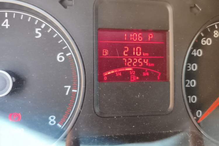 Used Volkswagen Polo 2011 1.4L Automatic ZhiShang Version Odometer Close Up