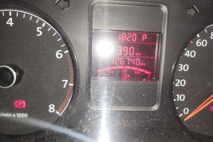 Used Volkswagen Polo 2011 1.6L Automatic ZhiShang Version Odometer Close Up