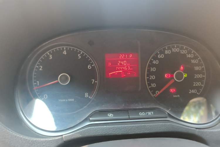 Used Volkswagen Polo 2011 1.4L Automatic ZhiShang Version Odometer Close Up