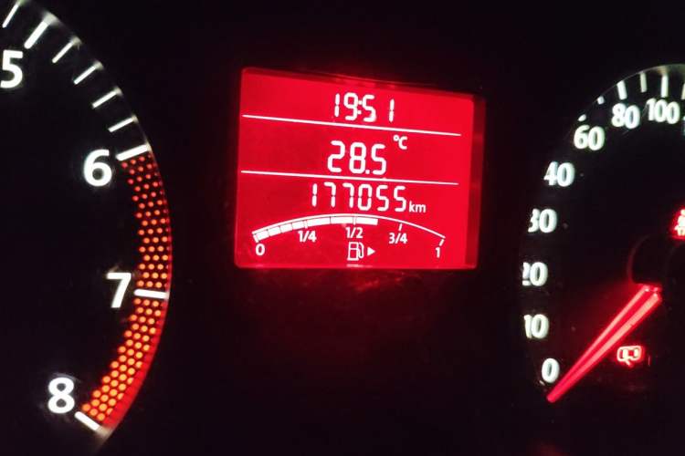 Used Volkswagen Polo 2011 1.4L Manual ZhiLe Edition Odometer Close Up