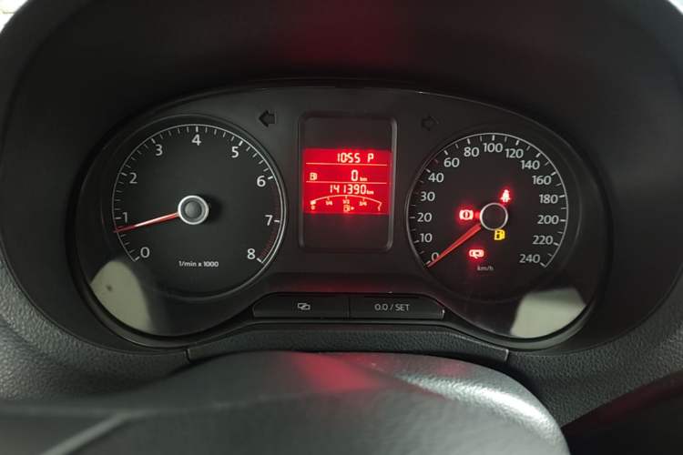 Used Volkswagen Polo 2011 1.6L Automatic ZhiShang Version Odometer Close Up