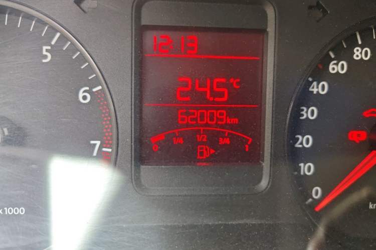 Used Volkswagen Polo 2011 1.4L Manual ZhiLe Edition Odometer Close Up