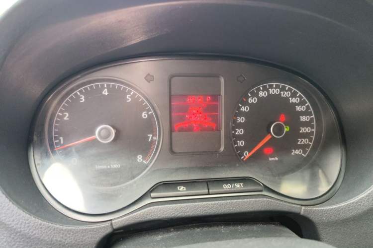 Used Volkswagen Polo 2011 1.6L Automatic ZhiShang Version Odometer Close Up