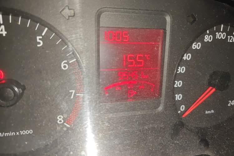 Used Volkswagen Polo 2011 1.4L Manual ZhiLe Edition Odometer Close Up
