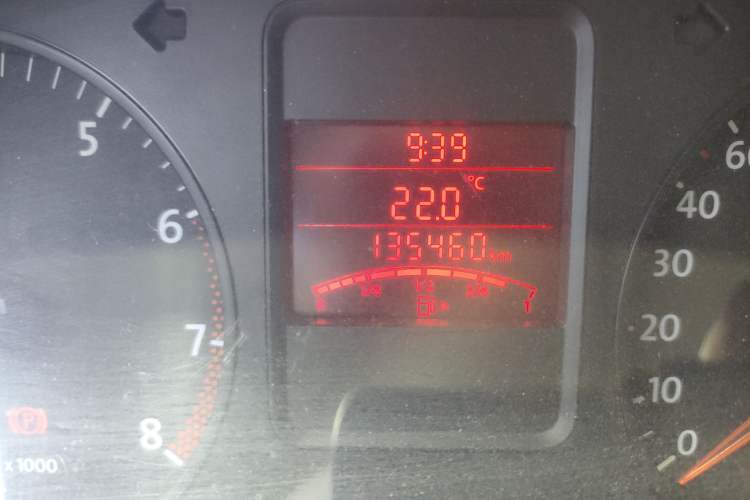 Used Volkswagen Polo 2011 1.4L Manual ZhiLe Edition Odometer Close Up