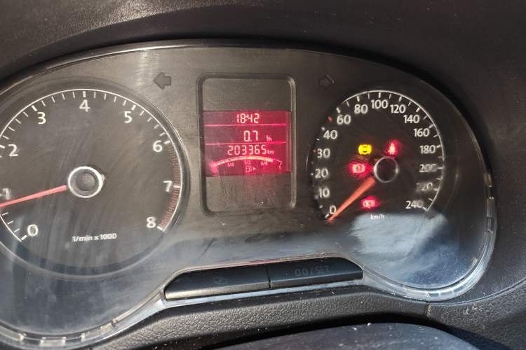 Used Volkswagen Polo 2011 1.4L Manual ZhiShang Edition Odometer Close Up