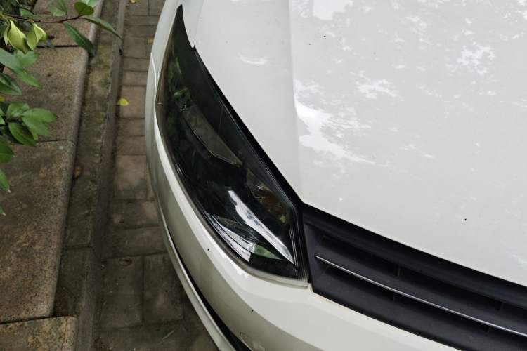 Used Volkswagen Polo 2011 1.4L Manual ZhiLe Edition Right Front Headlight