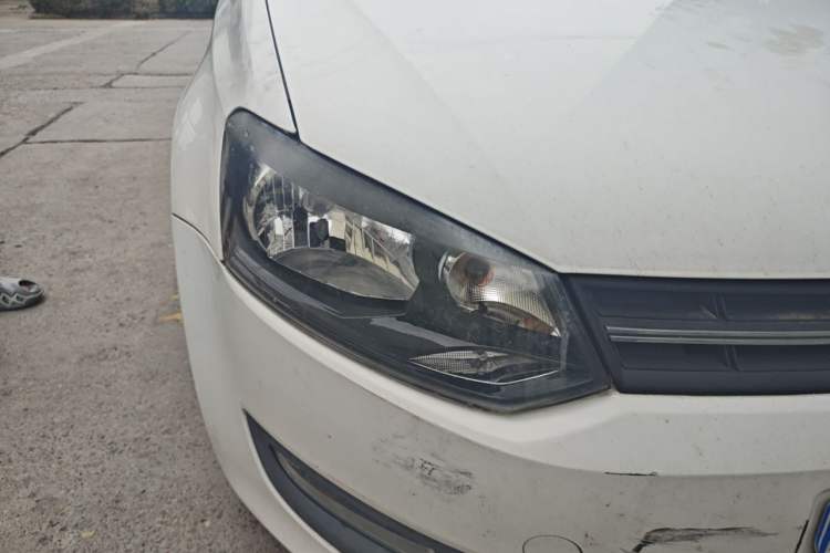 Used Volkswagen Polo 2011 1.6L Automatic ZhiKu Edition Right Front Headlight