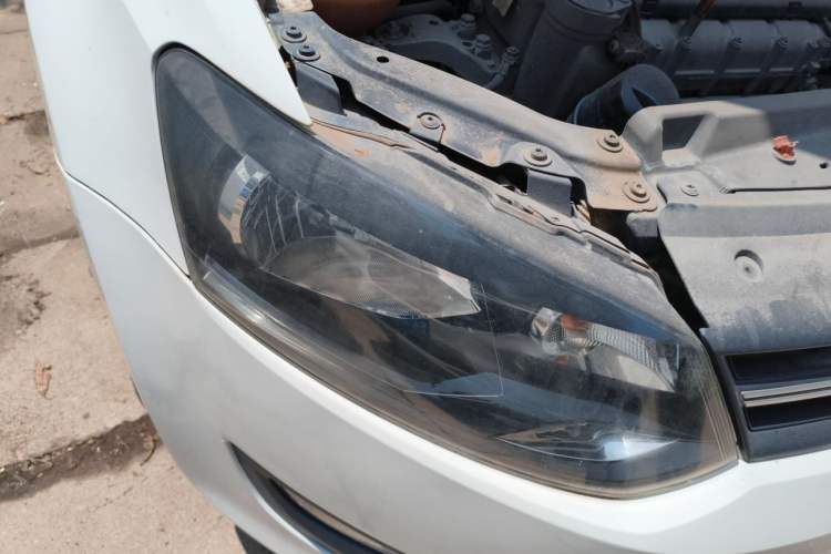 Used Volkswagen Polo 2011 1.6L Automatic ZhiShang Version Right Front Headlight
