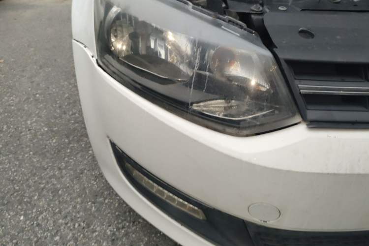 Used Volkswagen Polo 2011 1.6L Automatic ZhiShang Version Right Front Headlight