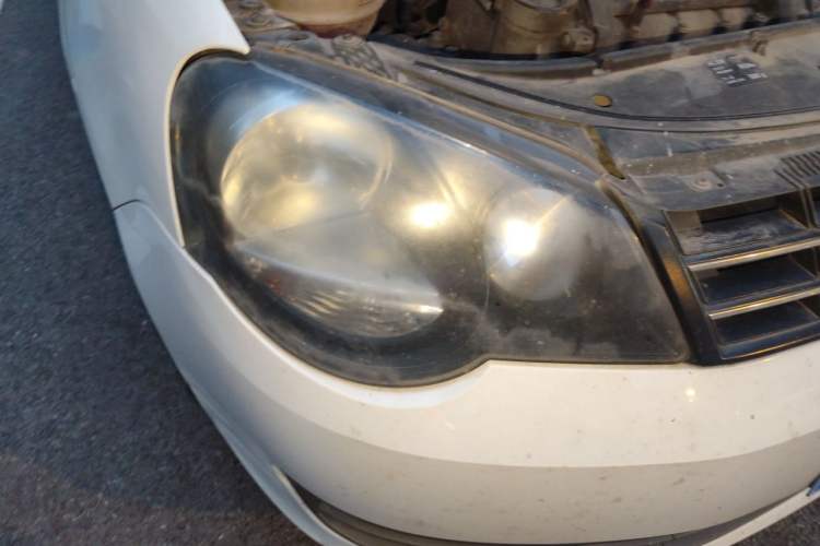 Used Volkswagen Polo 2011 Jingqu 1.4L Manual Sile Edition Right Front Headlight
