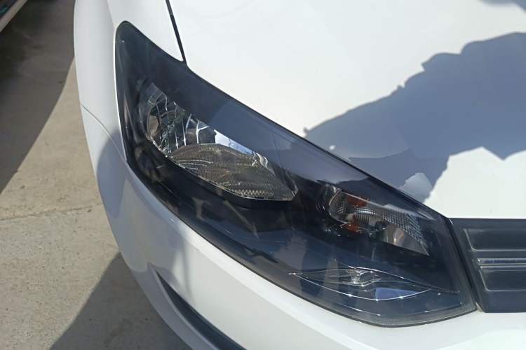 Used Volkswagen Polo 2011 1.6L Manual ZhiShang Edition Right Front Headlight