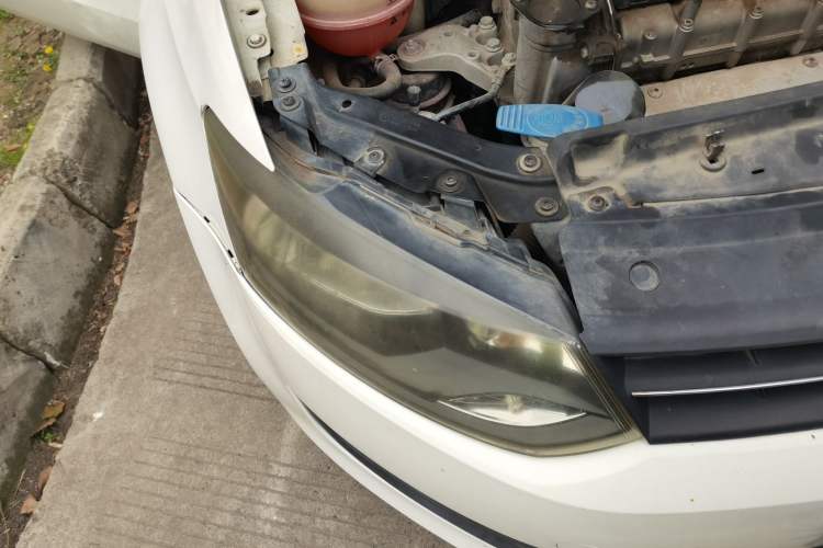 Used Volkswagen Polo 2011 1.4L Manual ZhiLe Edition Right Front Headlight