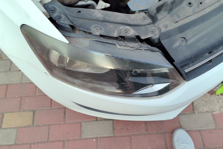 Used Volkswagen Polo 2011 1.4L Automatic ZhiShang Version Right Front Headlight