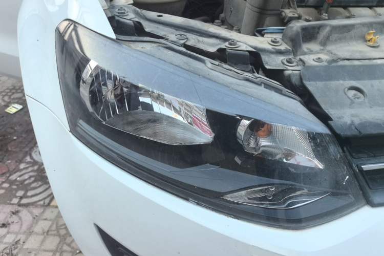 Used Volkswagen Polo 2011 1.4L Manual ZhiLe Edition Right Front Headlight