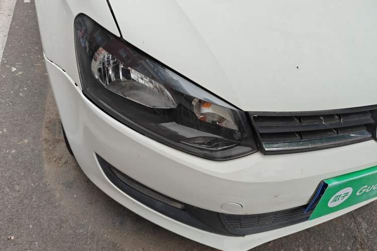 Used Volkswagen Polo 2011 1.6L Automatic ZhiShang Version Right Front Headlight