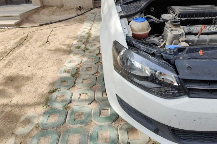 Used Volkswagen Polo 2011 1.4L Manual ZhiLe Edition Right Front Headlight