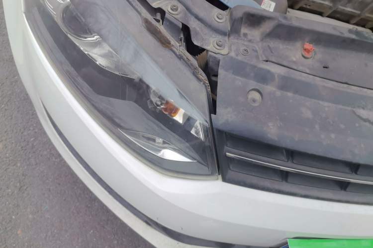 Used Volkswagen Polo 2011 1.4L Manual ZhiLe Edition Right Front Headlight